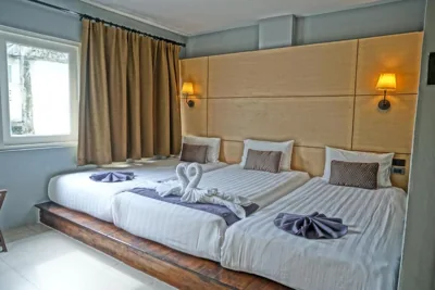 Camera Tripla Superior — Montree Phuket Hotel